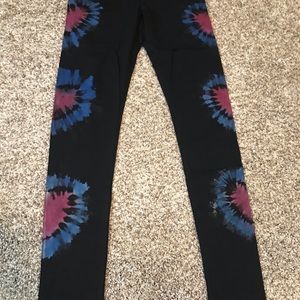 Black leggings with burgundy/blue tie dye design